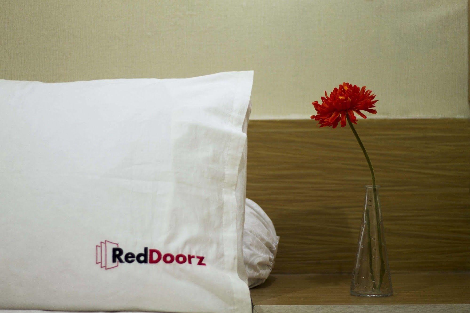 Reddoorz @ Pesanggrahan Mencil Εξωτερικό φωτογραφία